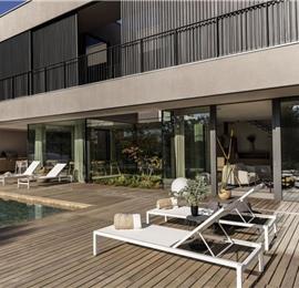 2 Bedroom Villa with Infinity Pool in Buzet, Istria, Sleeps 4